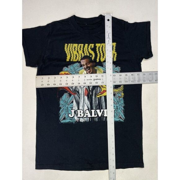 J Balvin Tour 2018 Graphic T-shirt Women Small Black Short Sleeve Music - Picture 5 of 5